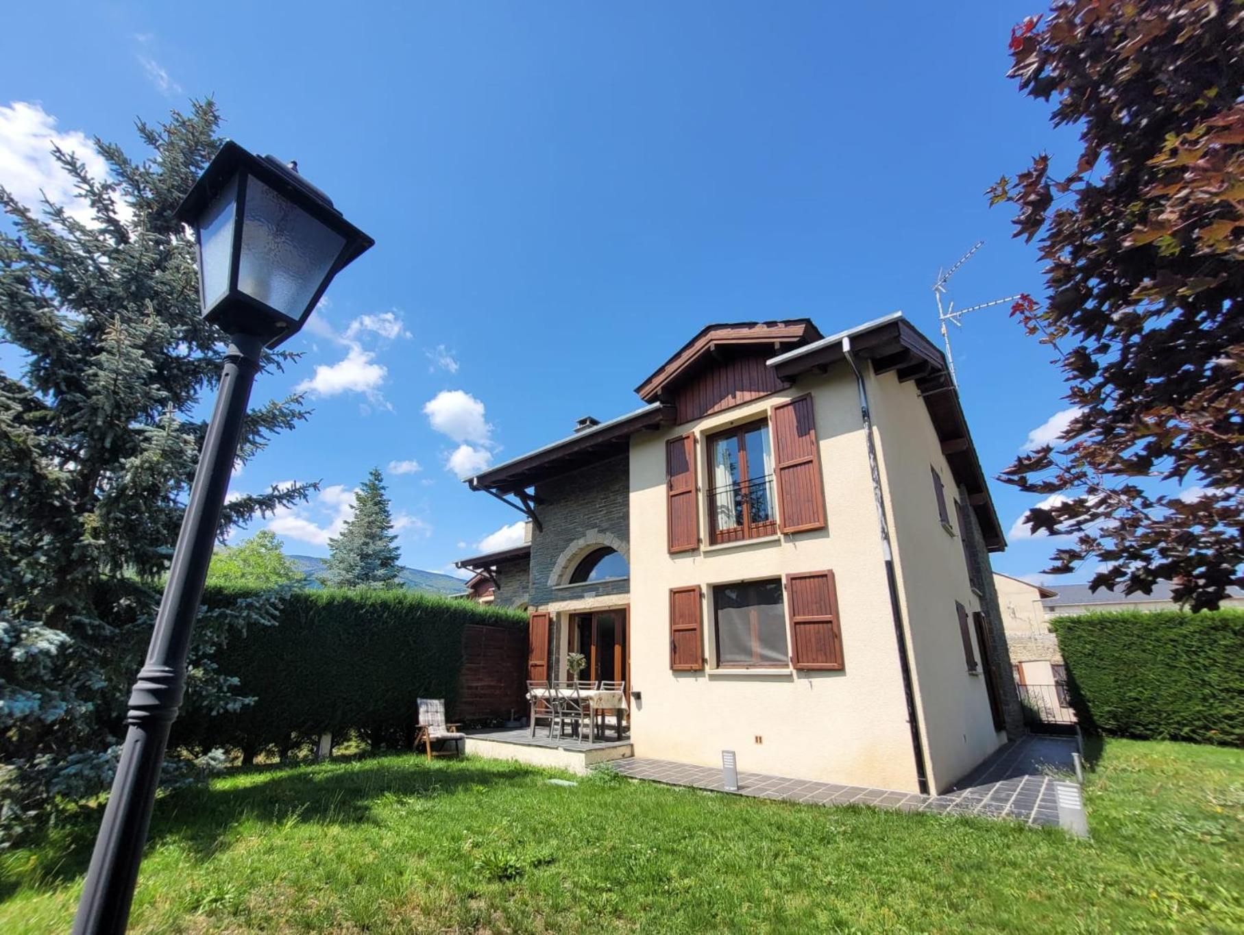 Apartamento Le Nid Du Bouvreuil Angoustrine Exterior foto